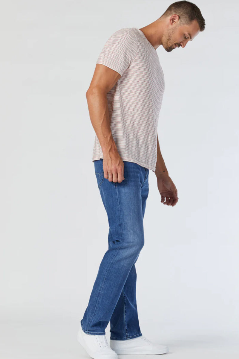 Zach Straight Leg Jeans - 32