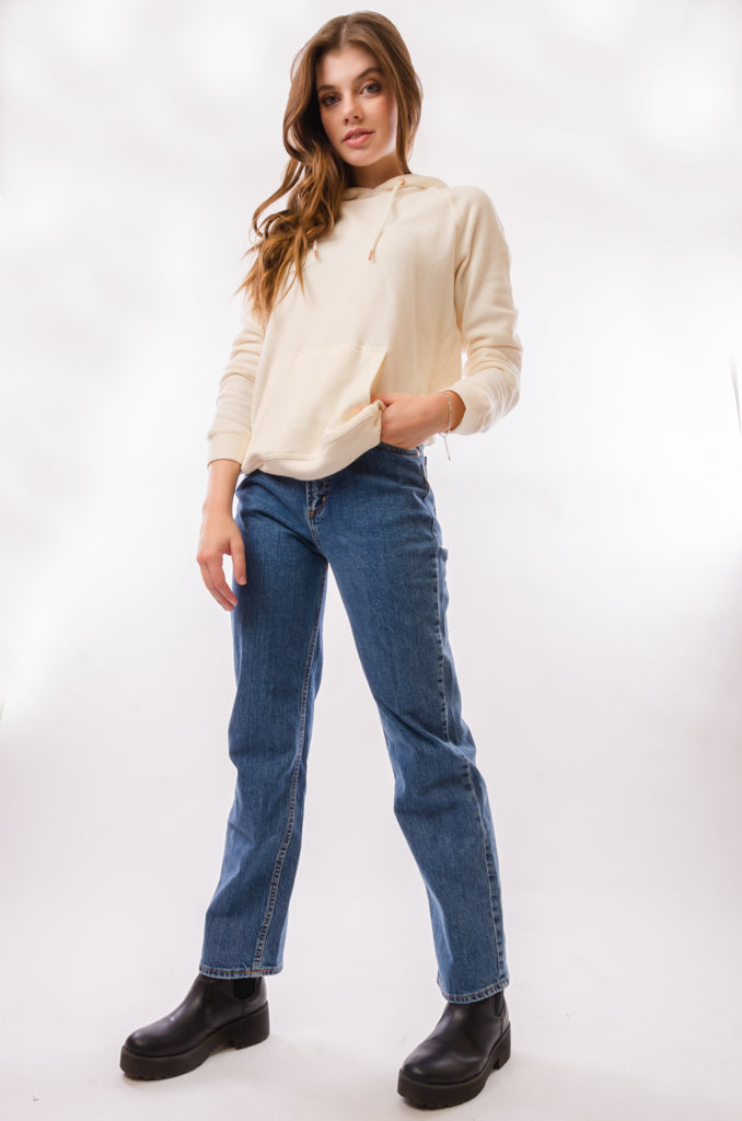 Highly Desirable Straight Leg Jeans - 28